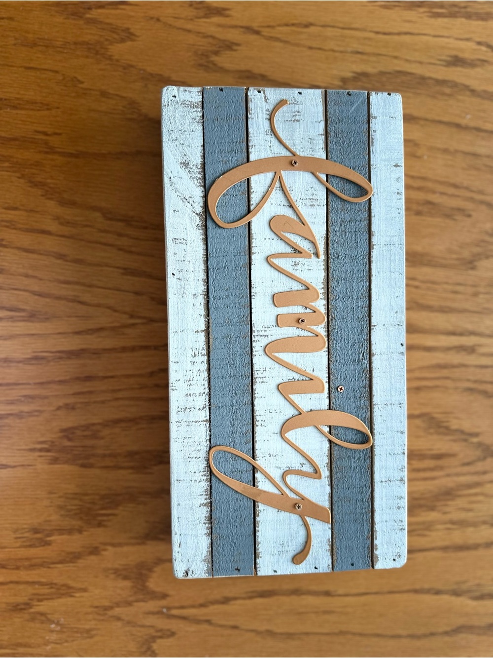 Wooden 'Family' Wall Decor Sign in white and Gray
